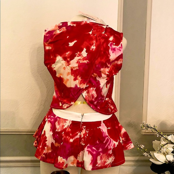 NWT Romeo & Juliet Couture Sleeveless Blouse w/ open back & hidden zip. sz Small - Picture 2 of 5